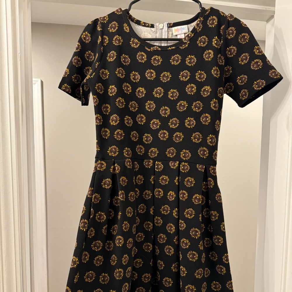 Lularoe Cap Sleeve Sunflower Dress, So Cute! Size Small.